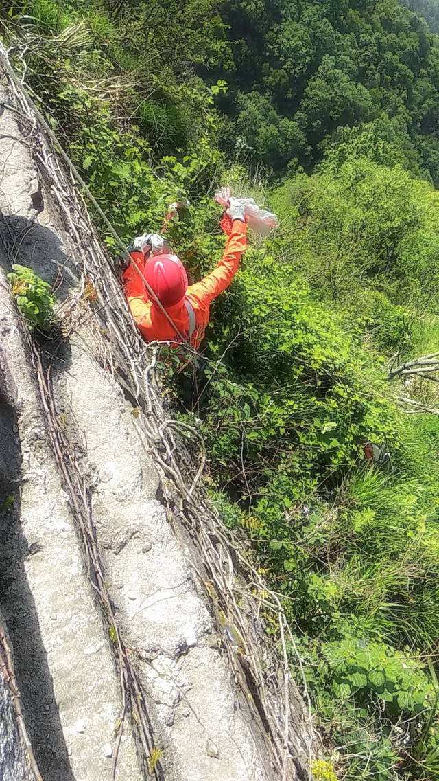 ���^����